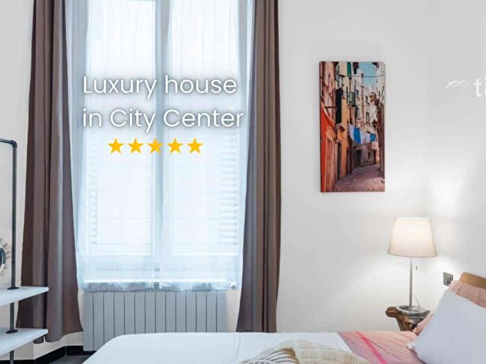 Appartamento bilocale in affitto in Salita del Prione, Molo, Genova