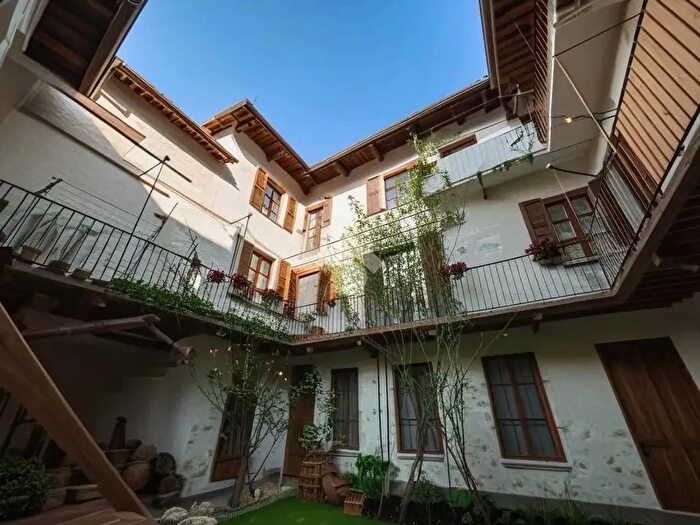 Casa con 6 locali in vendita in Via Dovis, Gassino Torinese