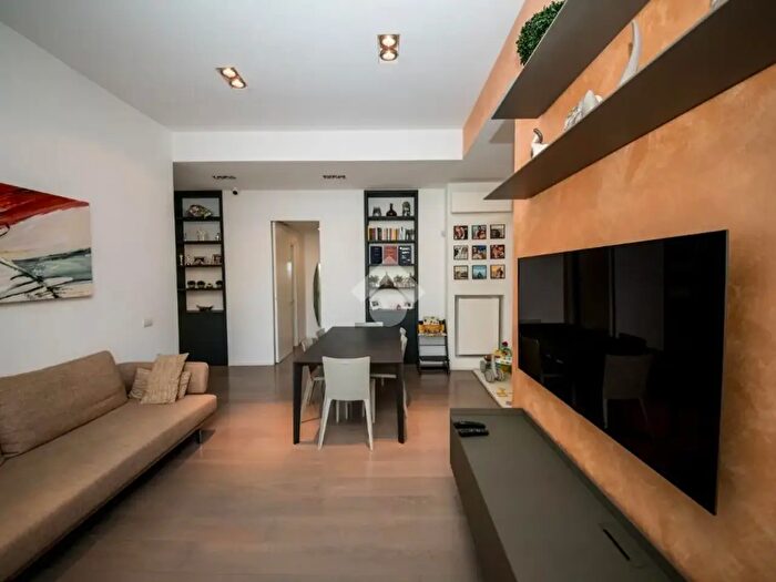 Appartamento trilocale in vendita in Via Giovanni Bellezza, Milano