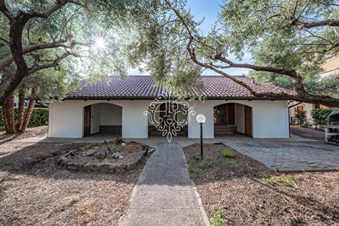 Casa con 8 locali in vendita in Via Paolo Borsellino, Cotignola