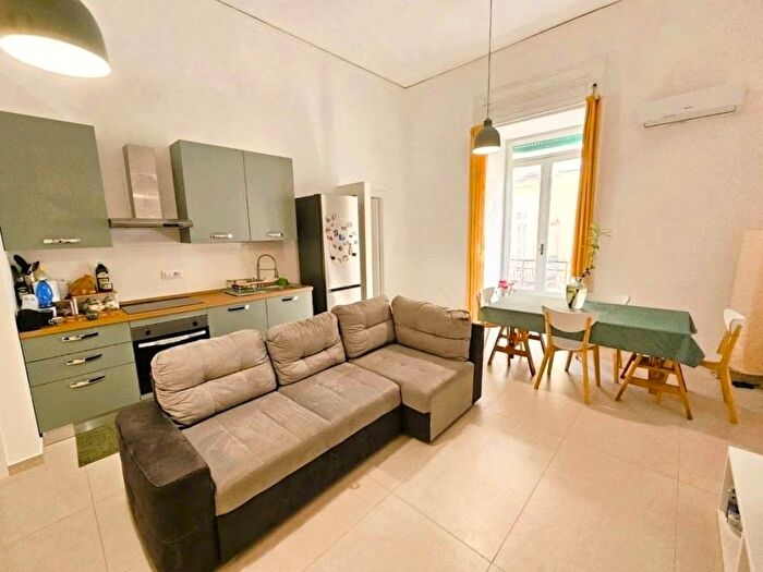 Appartamento trilocale in affitto in Corso Umberto I, Tribunali, Napoli