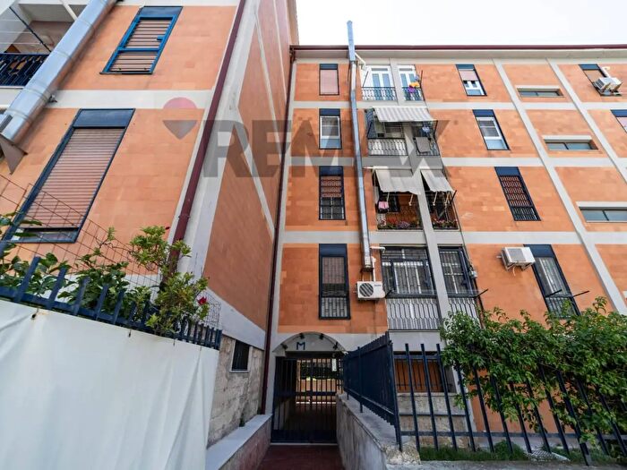 Appartamento quadrilocale in vendita in Via Caldarola, Bari