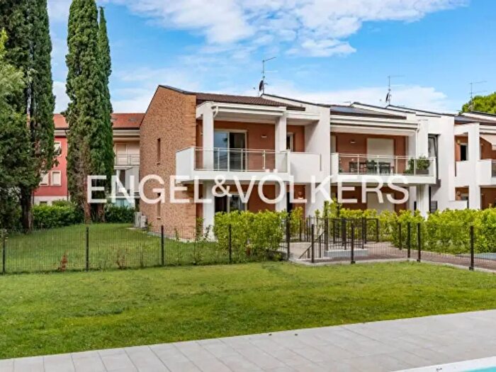 Casa con 5 locali in vendita in Via Girolamo dalla Corte, Verona