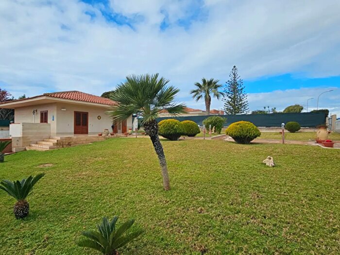 Casa con 8 locali in vendita in Via Portovenere, Ragusa