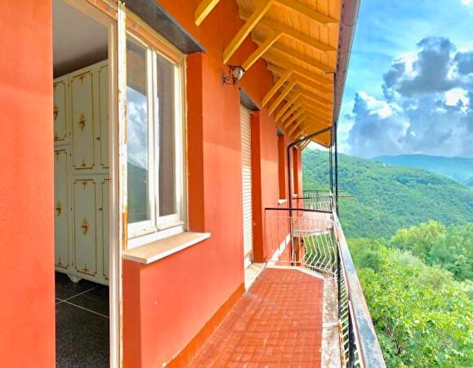 Appartamento quadrilocale in vendita in Via Poggio, Davagna