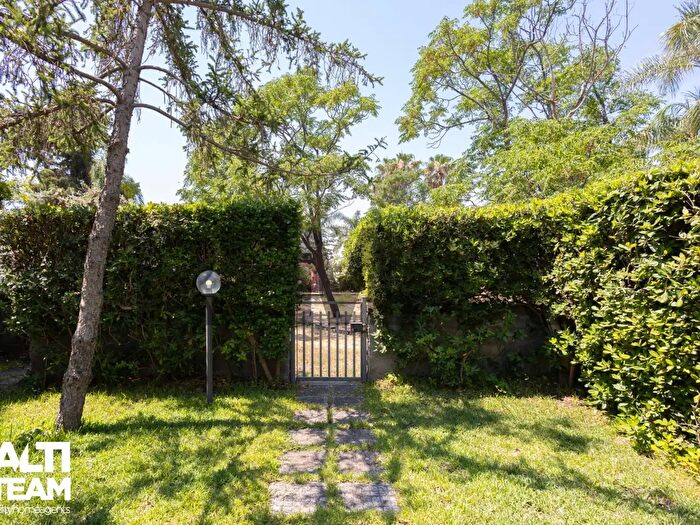Casa quadrilocale in vendita in Via Dottor Mario Amato, Mascali