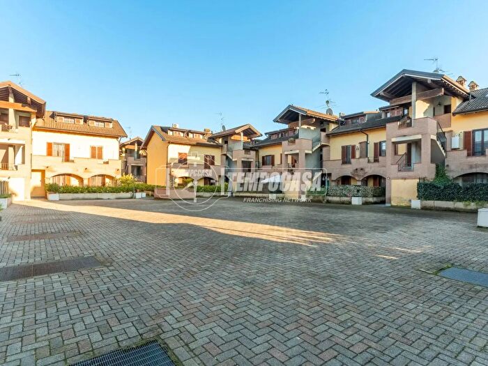 Appartamento trilocale in vendita in Via della Garzette, Vidigulfo