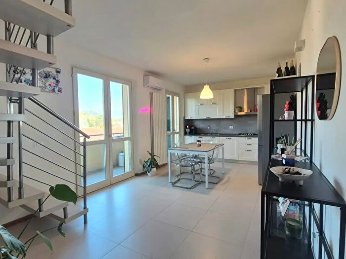 Appartamento con 5 locali in vendita in a del Giardinetto, Capannori