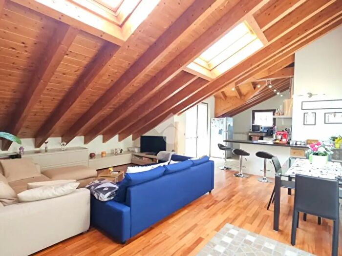 Appartamento quadrilocale in vendita in Via Monte Rosa, Induno Olona