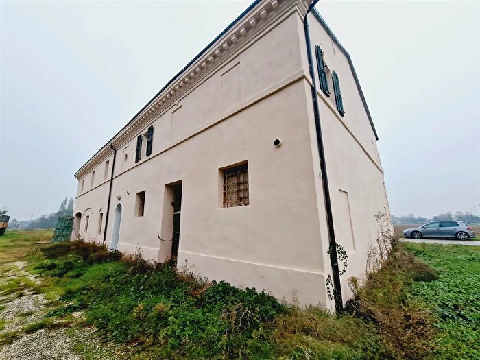 Casa con 10 locali in vendita in Zona Malmissole Forli ForliCesena, Forli