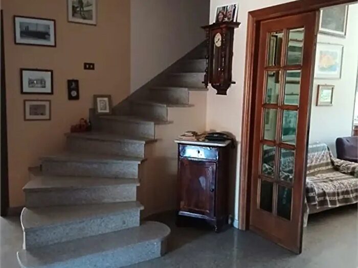 Appartamento con 6 locali in vendita in Fosdinovo