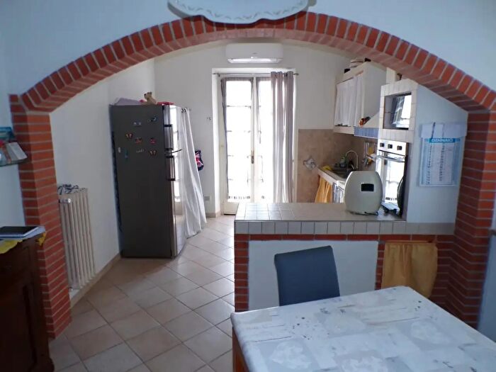 Casa con 7 locali in vendita in Cascina
