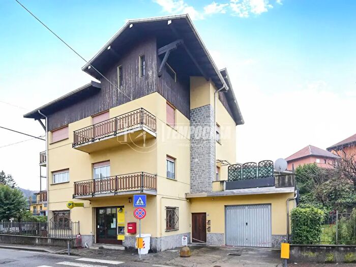 Appartamento trilocale in vendita in Via E Cantaluppi, Lipomo