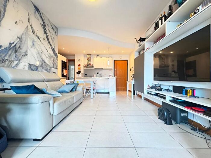 Appartamento trilocale in vendita in Via Luigi De Marchi, Roma