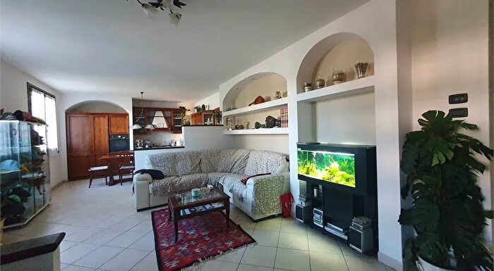 Casa con 8 locali in vendita in San Prospero San Pietro in Elda Via Don Monari, San Prospero