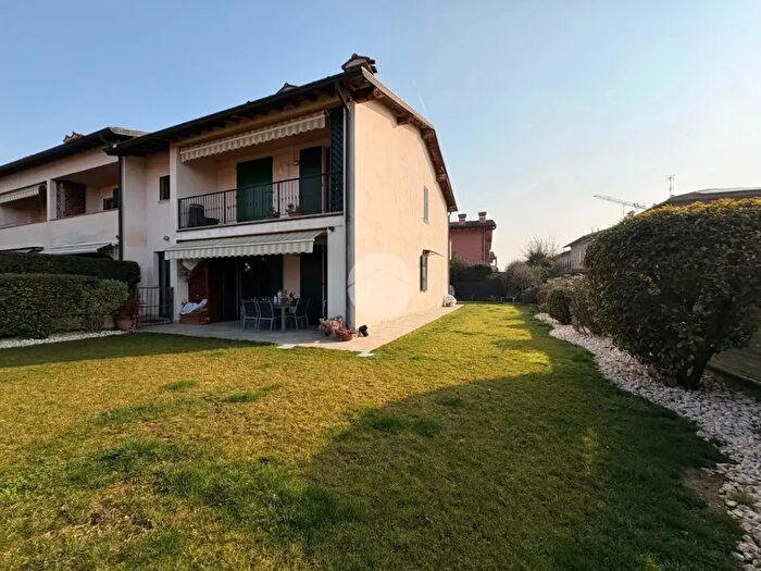 Appartamento trilocale in vendita in Via Mandolossa, Gussago