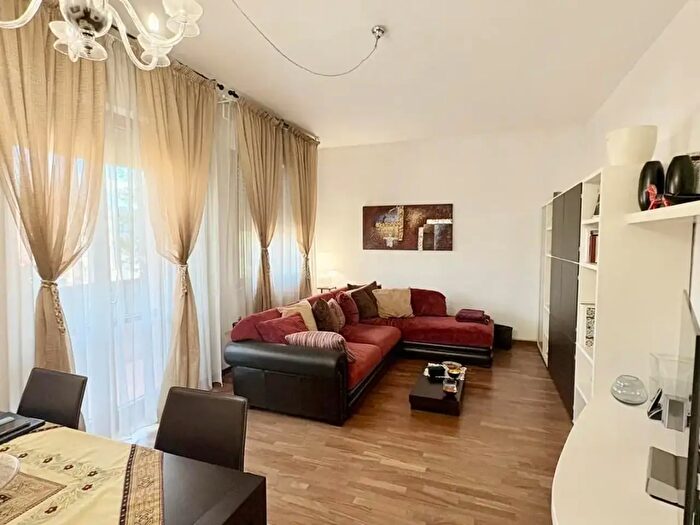 Appartamento con 5 locali in vendita in Esare Sardi, Lucca