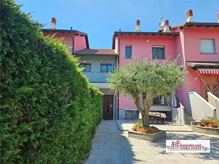 Casa quadrilocale in vendita in Via Tobagi, Bernate Ticino