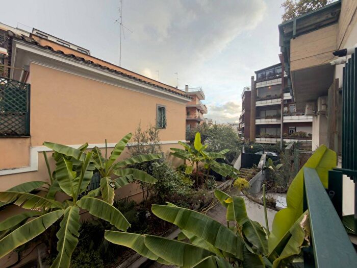 Appartamento trilocale in affitto in Via Bevagna, Fleming, Roma