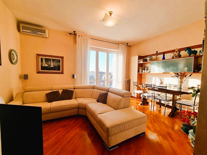 Appartamento con 5 locali in vendita in Via Campo dArrigo, Firenze