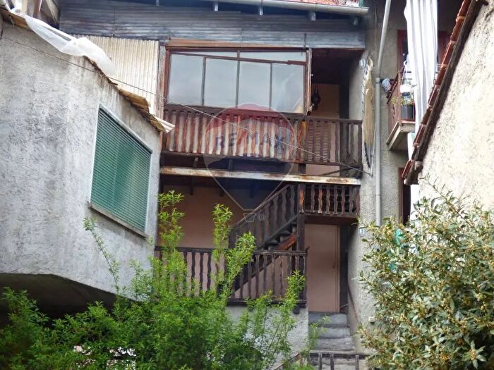 Appartamento trilocale in vendita in Via Engolini, Agra