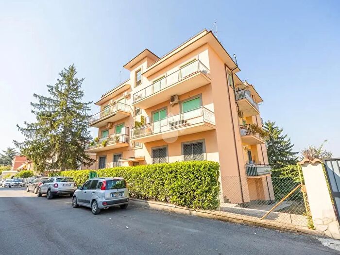 Appartamento trilocale in vendita in Via del Fosso dell'Osa, Roma