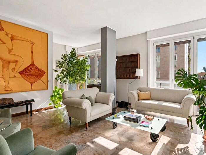Appartamento con 7 locali in vendita in Via col Moschin, Milano