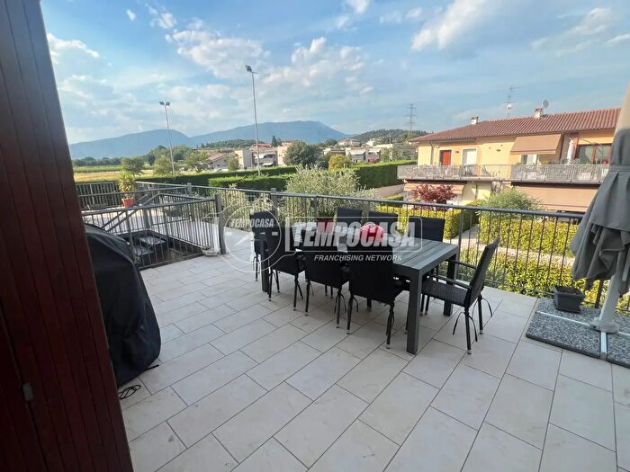 Appartamento trilocale in vendita in Via Suor Leopoldina Naudet, Affi