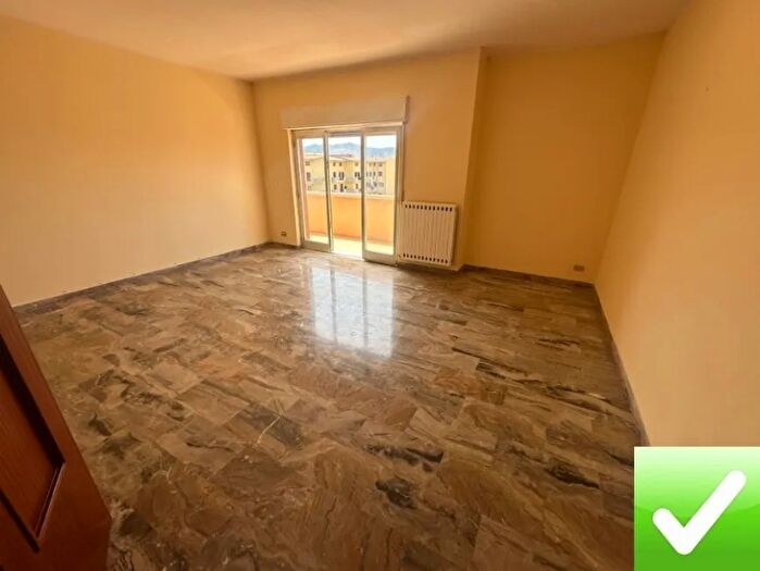 Appartamento con 5 locali in vendita in Villa San Giovanni