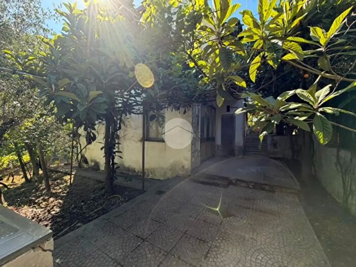 Casa con 6 locali in vendita in Via Re Luigi XIV, Fara In Sabina