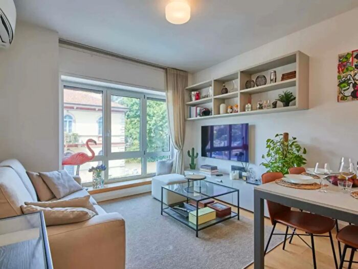 Appartamento monolocale in affitto in Piazza Fratelli Bandiera, Milano