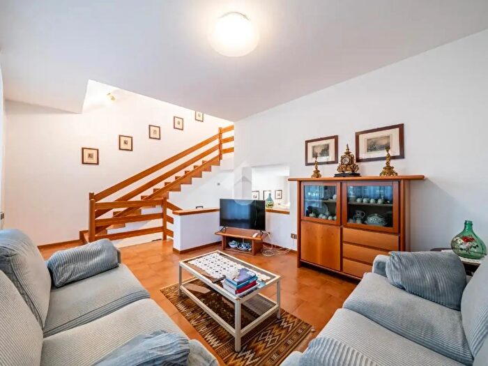 Casa con 6 locali in vendita in Via Amendola, Quattro Castella