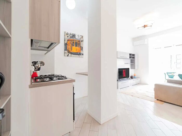 Appartamento monolocale in affitto in Via Tonale, Milano