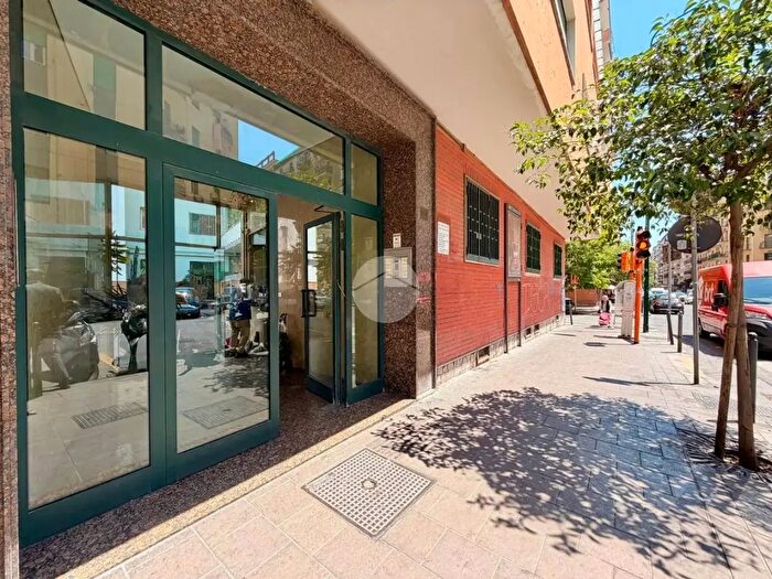 Appartamento quadrilocale in vendita in Via Francesco Cilea, Napoli