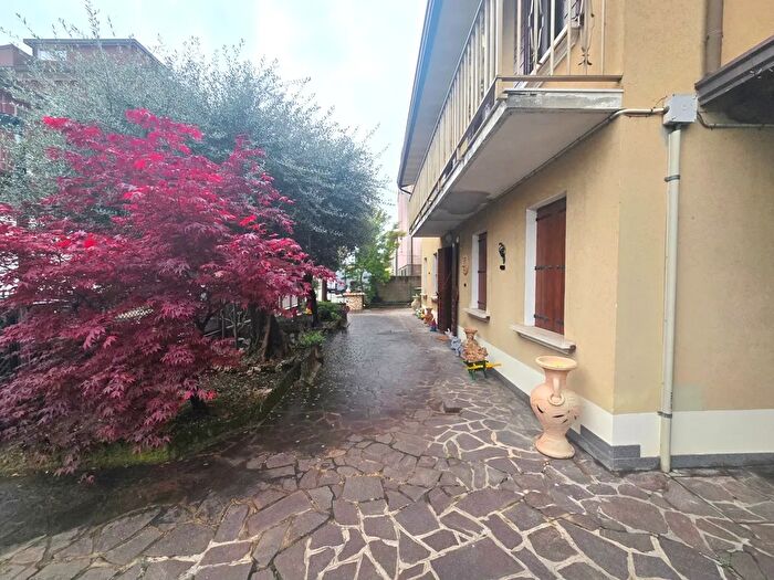 Casa con 9 locali in vendita in Strà, Stra