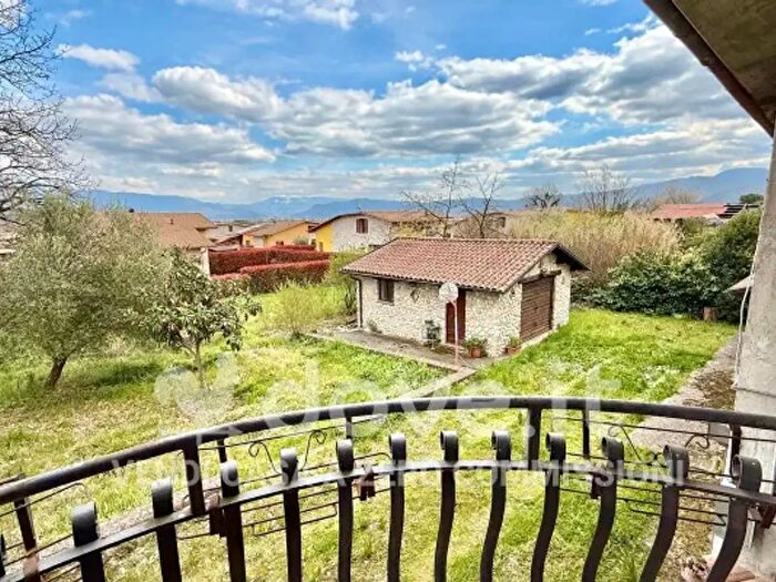 Casa con 6 locali in vendita in Via Turano, Contigliano