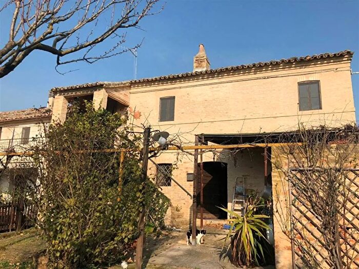 Casa quadrilocale in vendita in Montecosaro, Montecosaro