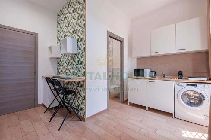 Appartamento monolocale in affitto in Via De Carracci, Bologna