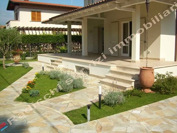 Casa con 6 locali in affitto in Via Ammiraglio Morin a, Forte Dei Marmi