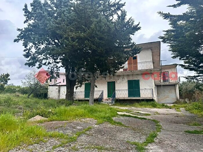 Casa con 10 locali in vendita in Sp, Sessa Aurunca