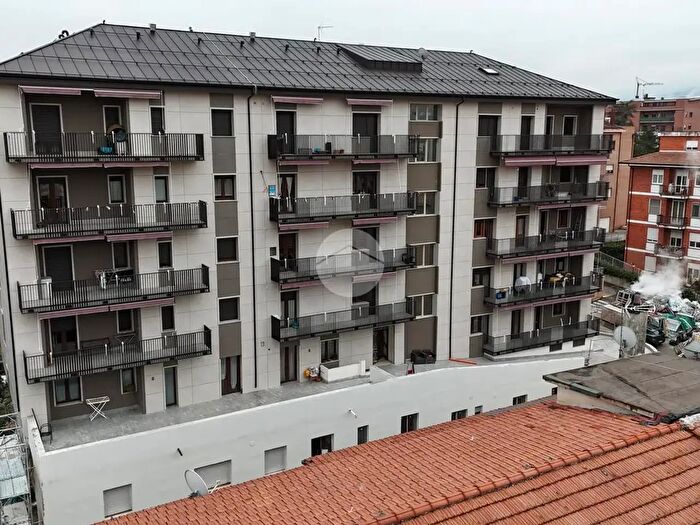 Appartamento trilocale in vendita in Appartamento Via Antrodoco, LAquila