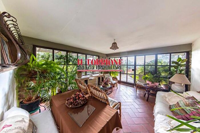 Casa con 6 locali in vendita in Via di Colleviti, Pescia