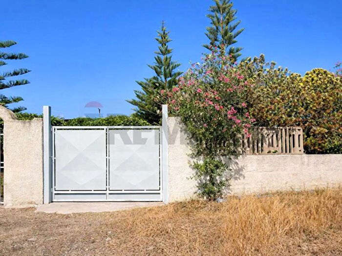 Casa con 8 locali in vendita in Via TF Est, Campobello Di Mazara