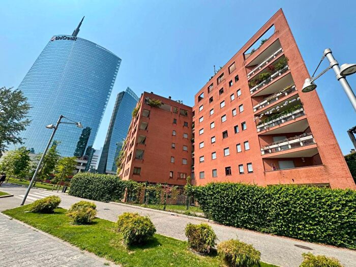 Appartamento trilocale in affitto in Via Gaetano De Castillia, Isola, Milano
