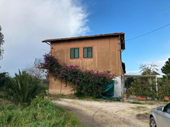 Casa con 6 locali in vendita in Sciacca