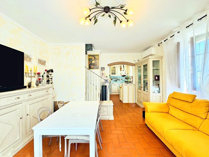 Casa trilocale in vendita in Seravezza