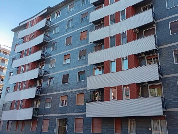 Appartamento bilocale in affitto in Via Val di Sole, Vigentino Fatima, Milano