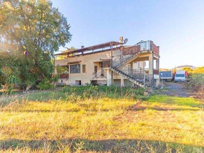 Appartamento con 6 locali in affitto in Via Maremmana Inferiore, La Botte, Guidonia Montecelio