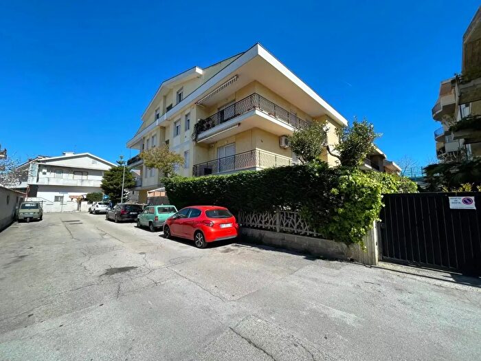 Appartamento con 5 locali in vendita in Montesilvano