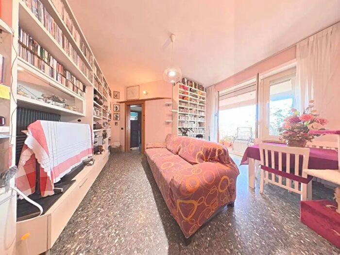 Appartamento quadrilocale in vendita in Via Tripolitania, Roma